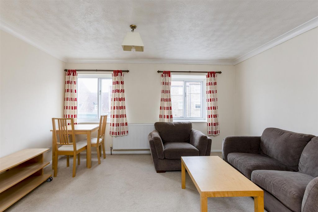 Property photo 2 of 16 4_Westerdale_Court_1.Jpg