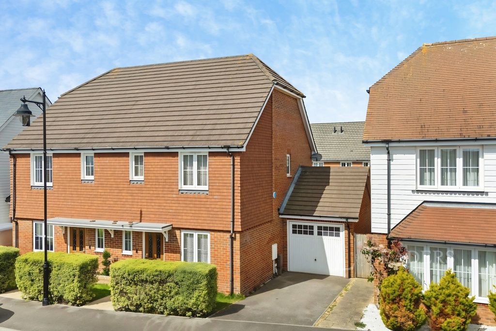 Property photo 1 of 16 Pbox-Img.Jpg