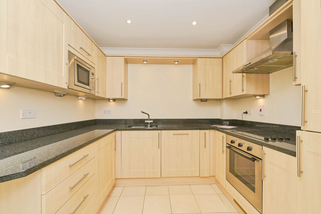 Property photo 2 of 20 1831977-15