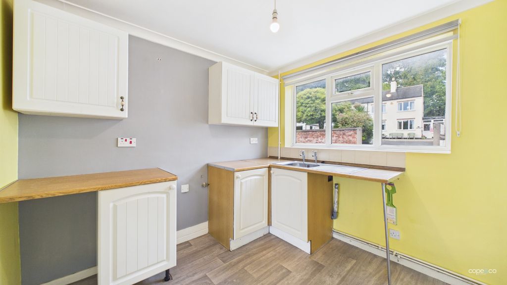 Property photo 2 of 8 5169713