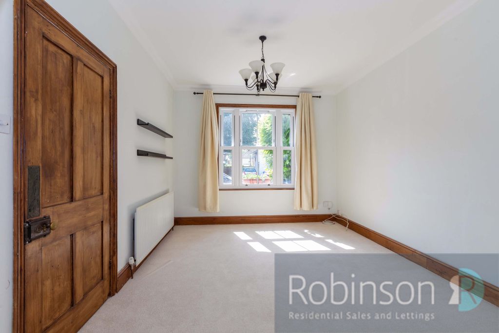 Property photo 3 of 16 40 Wellington Road-9