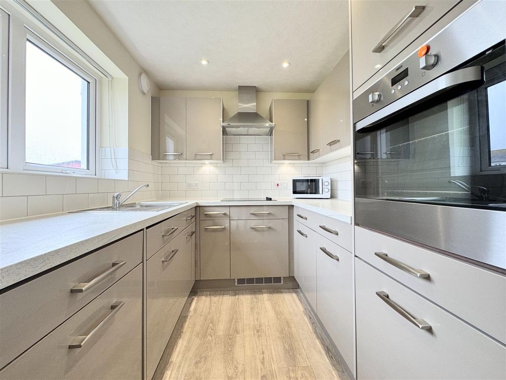 Property photo 2 of 15 Kitchen