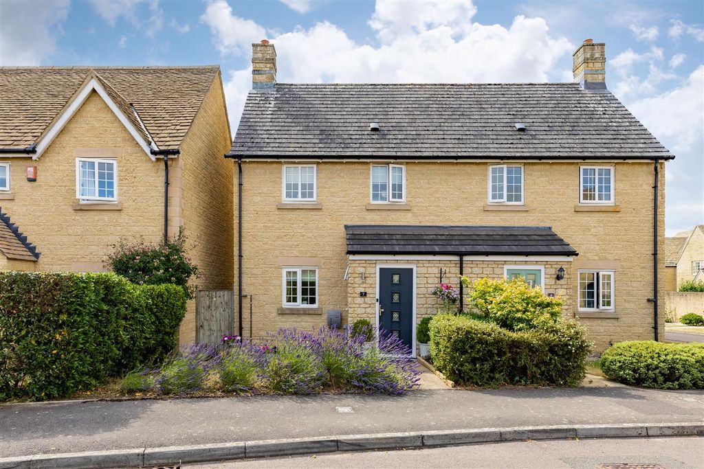 Property photo 1 of 27 893.Jpg