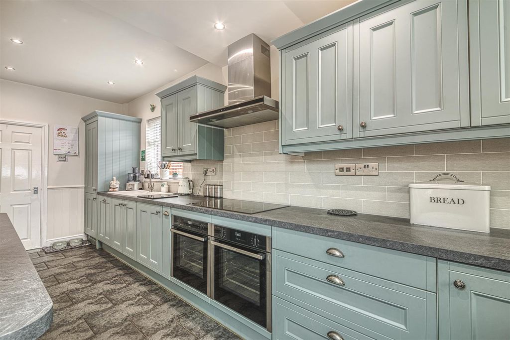 Property photo 3 of 29