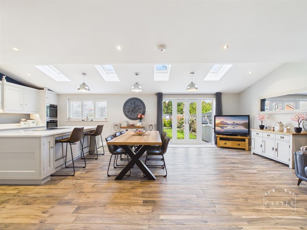 Property photo 2 of 28 Open Plan Living Kitchen