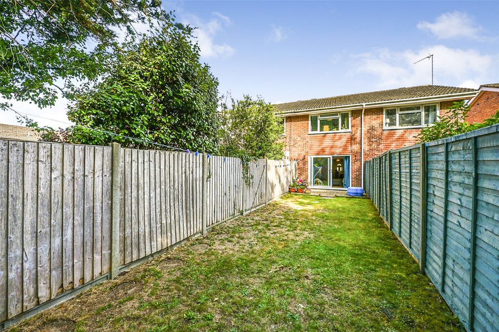 Property photo 2 of 9 Picture No. 15