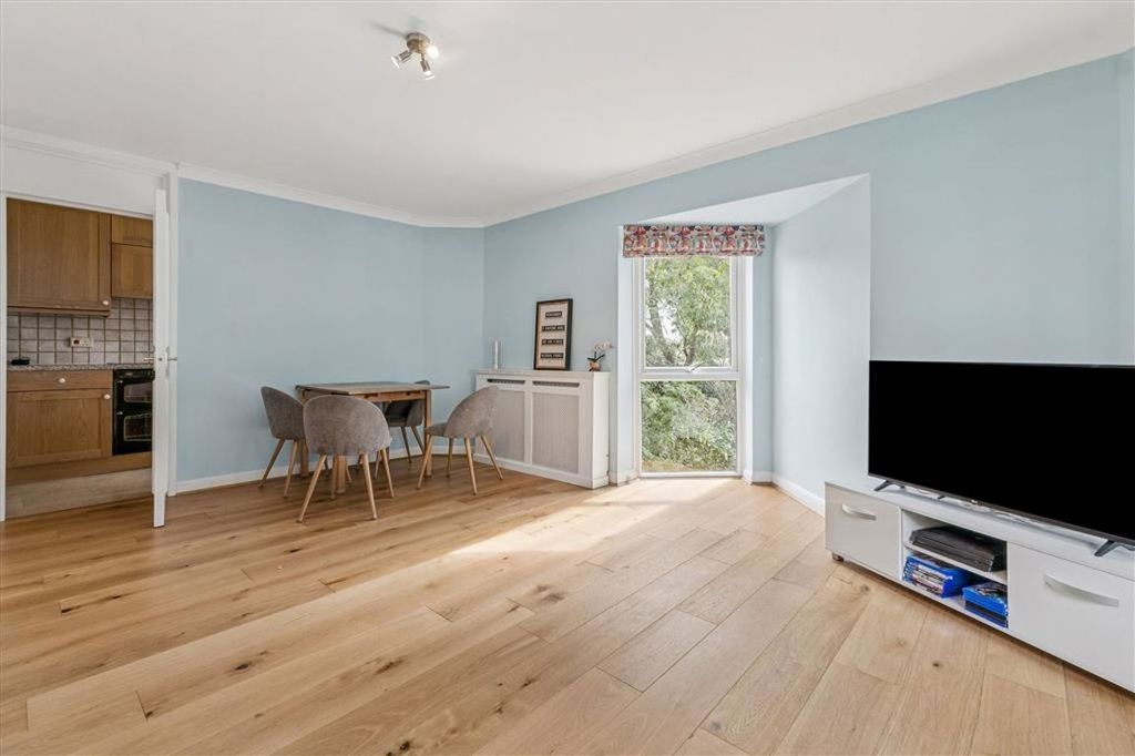 Property photo 3 of 8