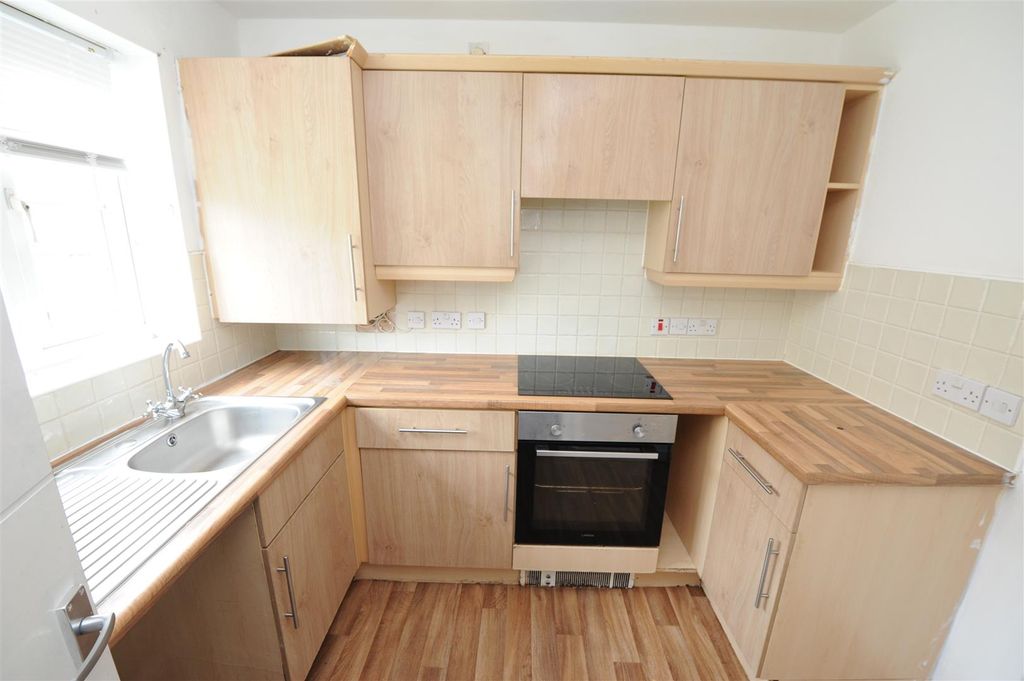 Property photo 3 of 12