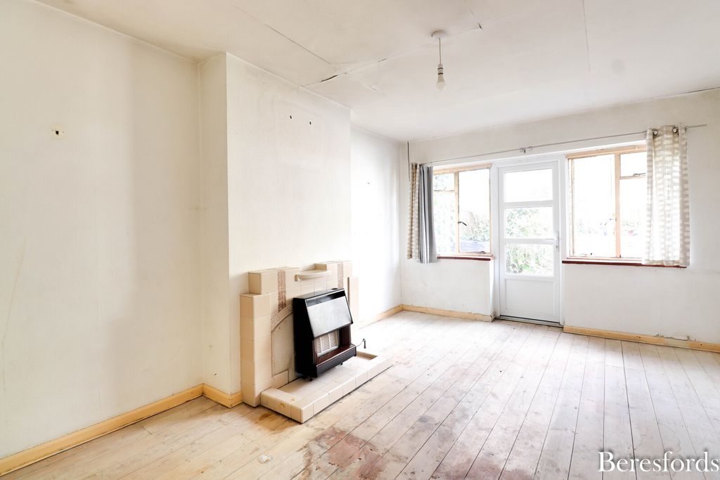 Property photo 2 of 17 Picture No. 11