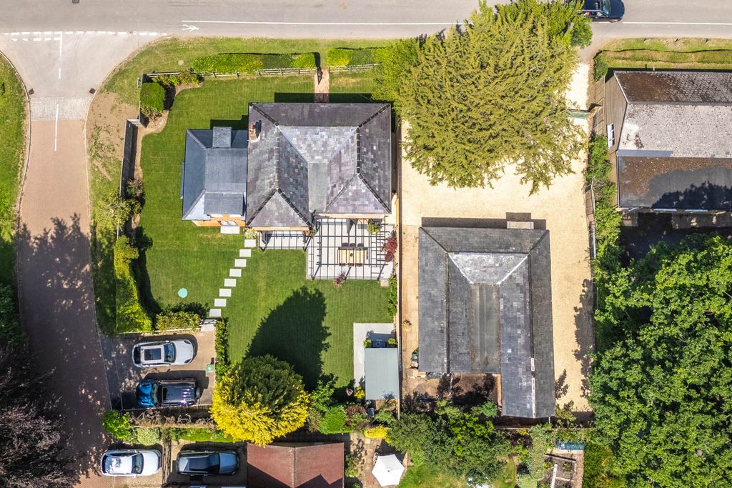 Property photo 1 of 3