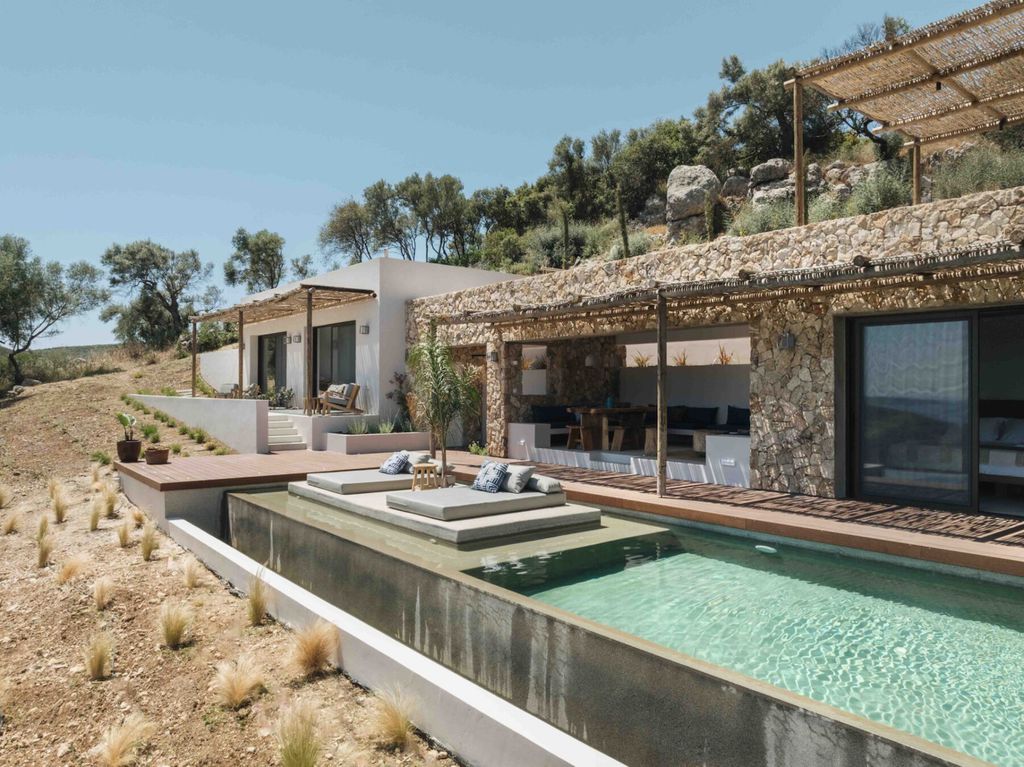 Property photo 1 of 5