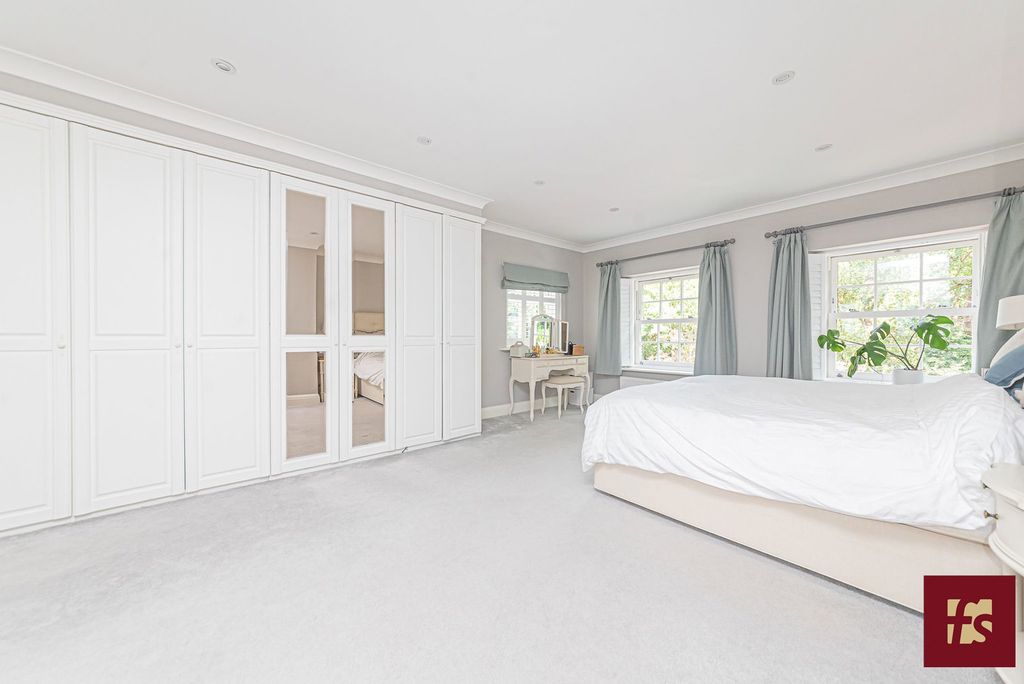 Additional image 22 of 5 bed detached house for saleTalisman Close, Crowthorne, Berkshire RG45