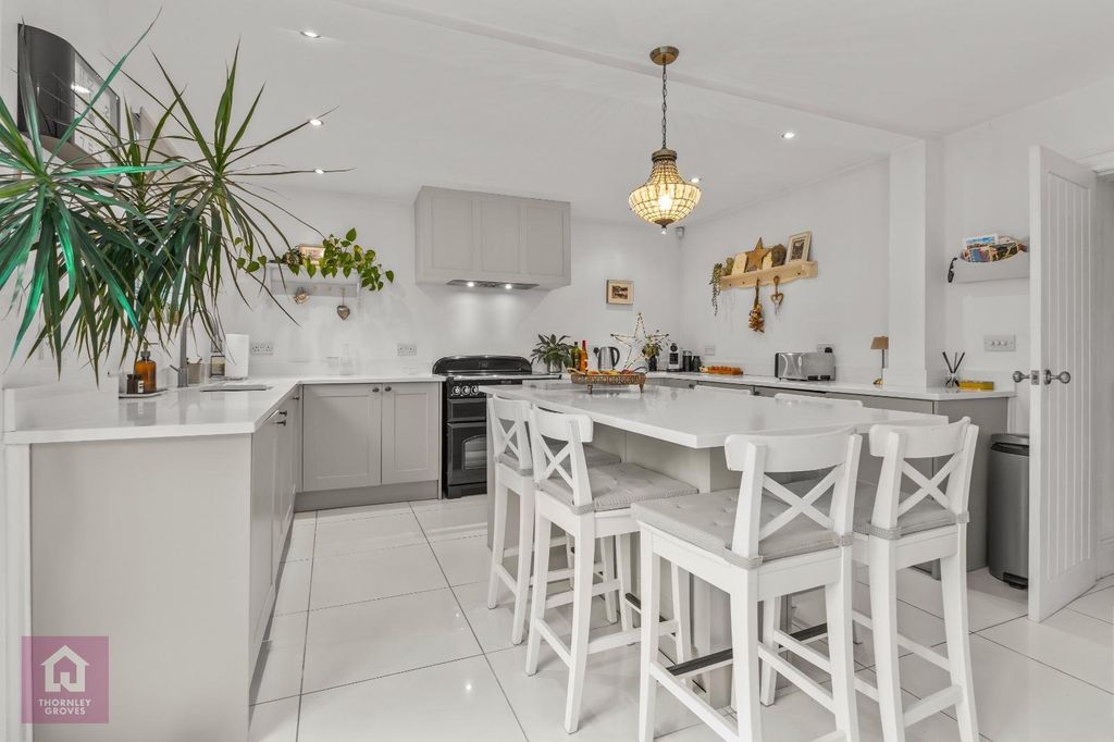 Property photo 3 of 19 Picture No. 53