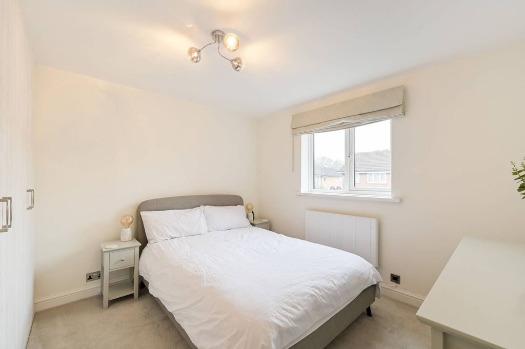 Property photo 3 of 6