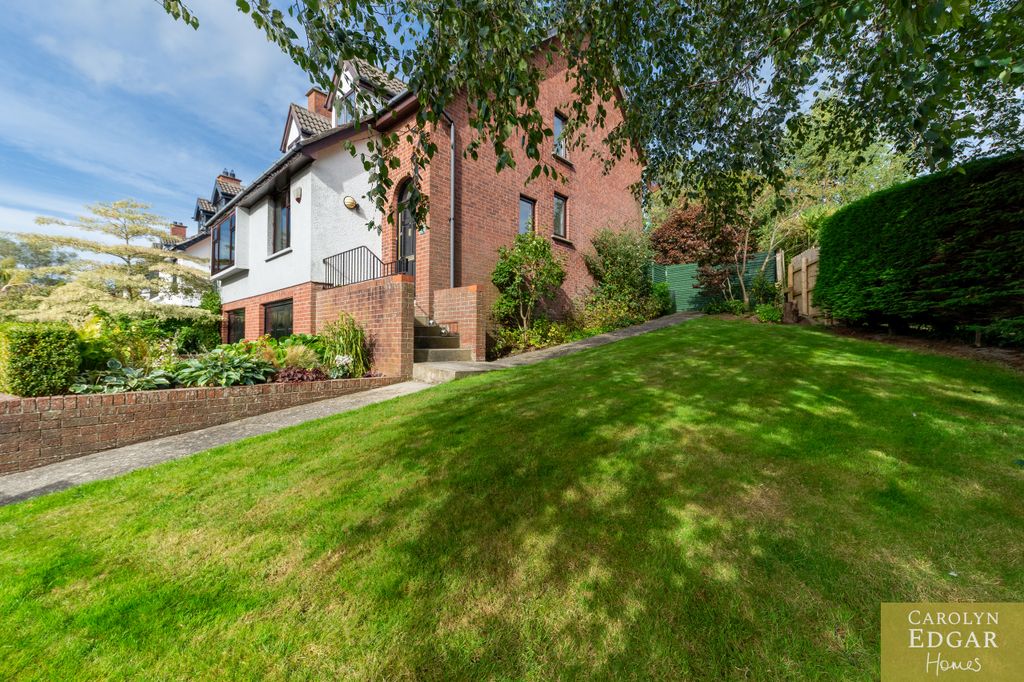 Property photo 3 of 72 019