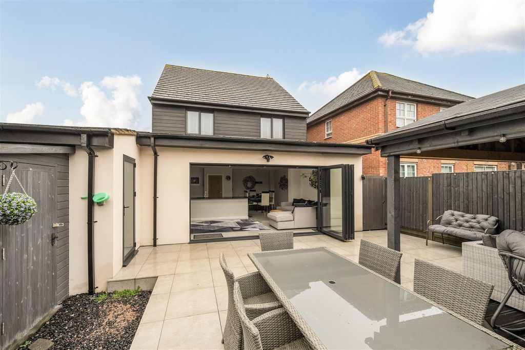 Property photo 2 of 24 1407744-19-6985Df57Ac846.Jpg