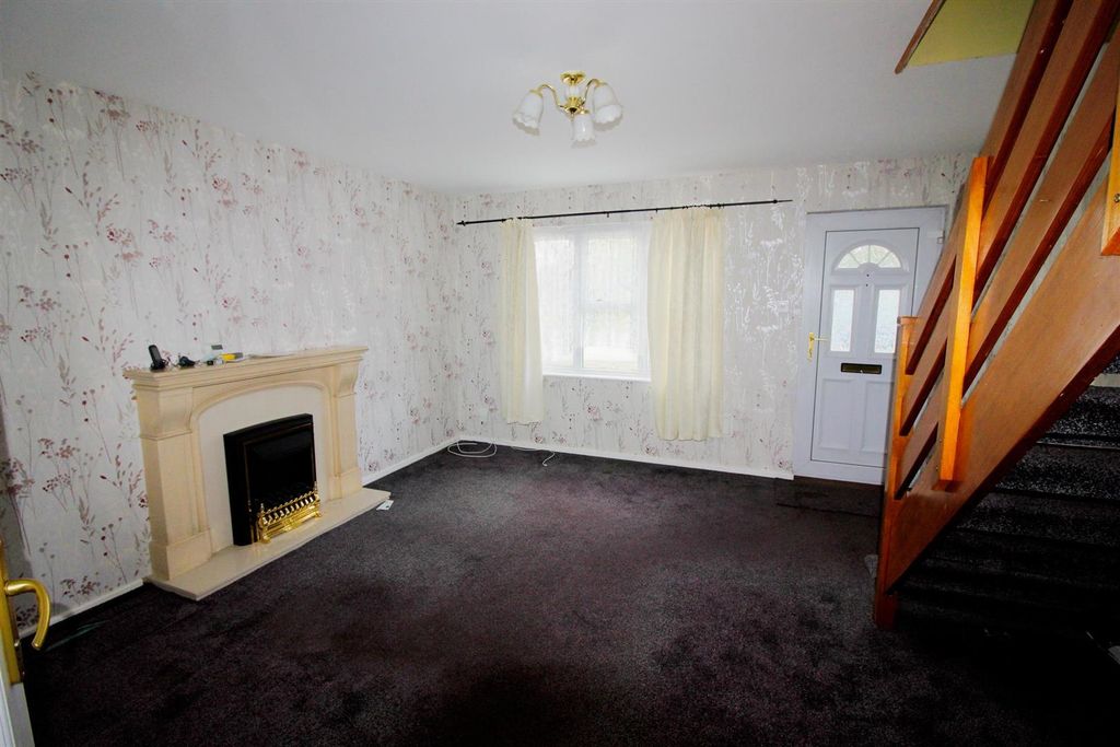 Property photo 2 of 10 Lounge.Jpg