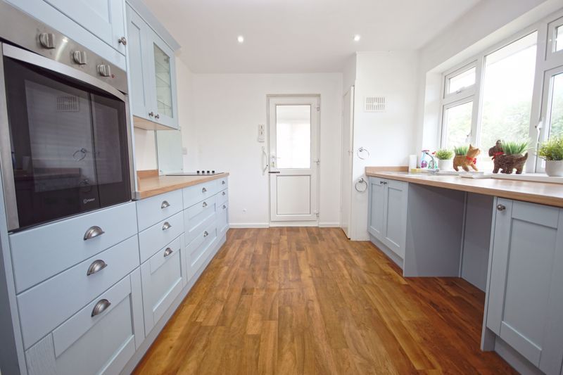 Property photo 2 of 16 Kitchen