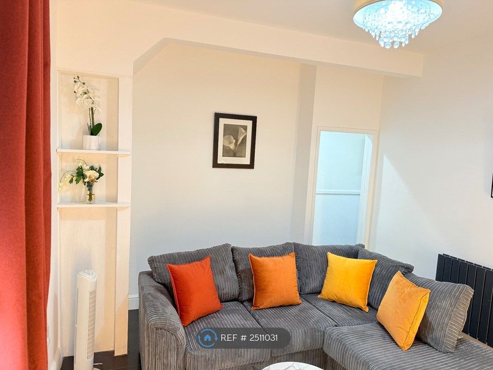 Property photo 2 of 35