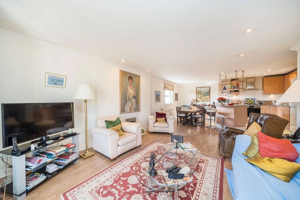 Property photo 3 of 7