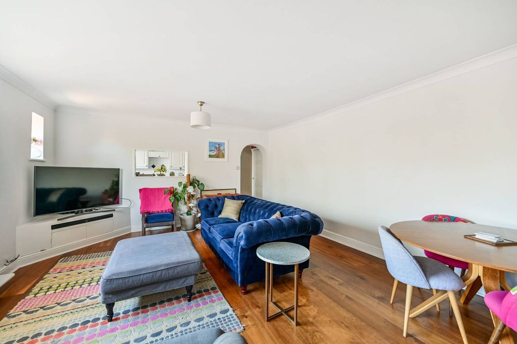 Property photo 2 of 10
