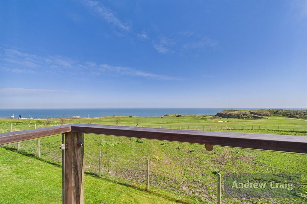 Property photo 3 of 25 Views