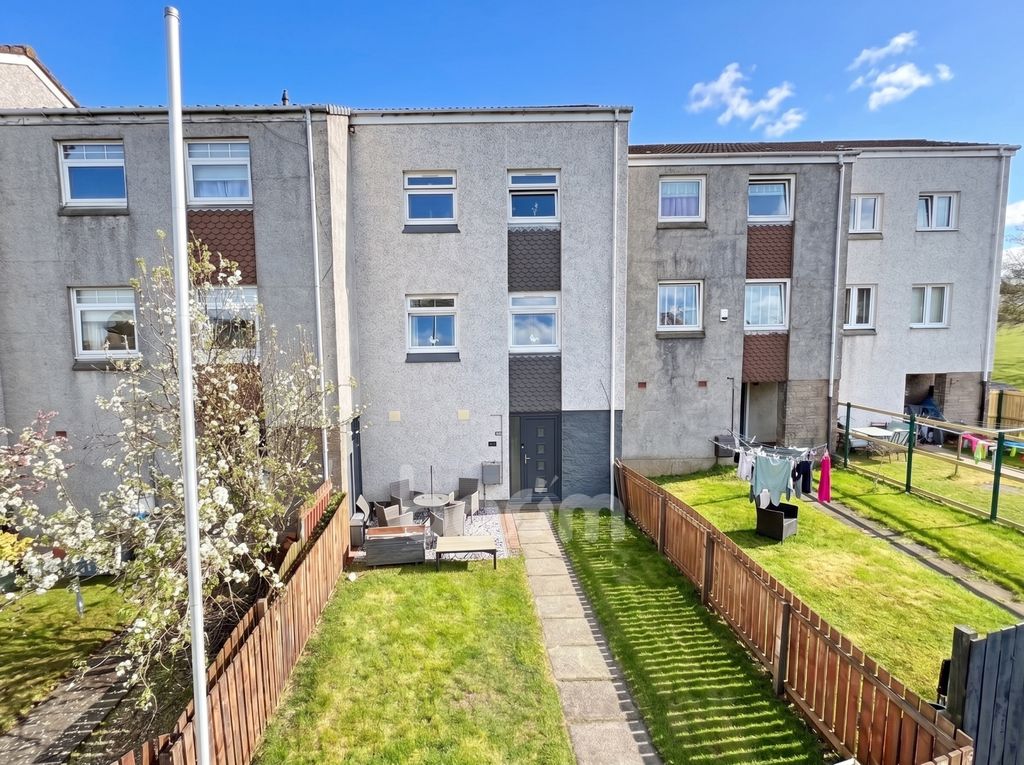 Property photo 1 of 25 Swan Place, Johnstone Three Bedroom Townhouse