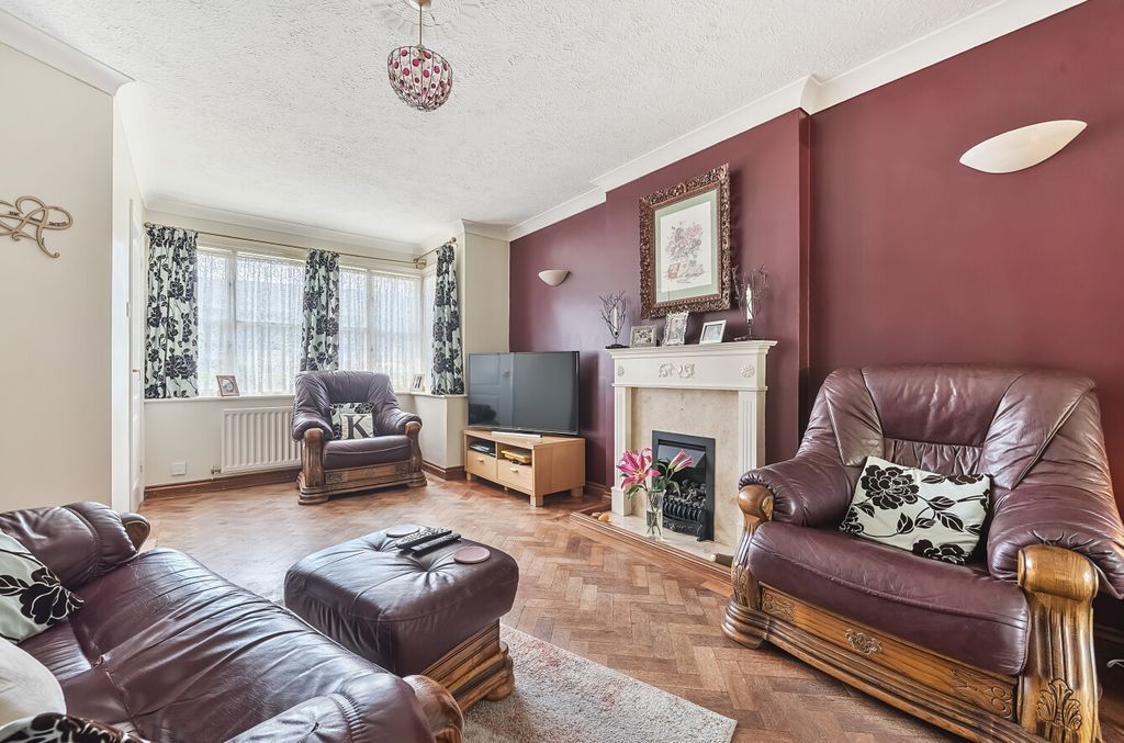 Property photo 2 of 18 1310647-14-685017...