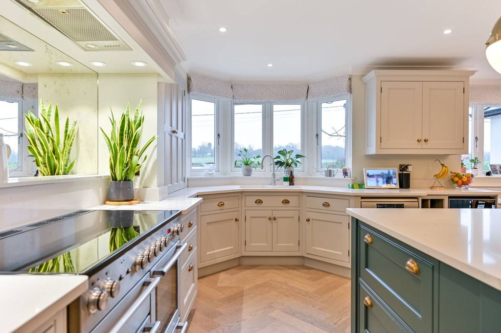 Property photo 3 of 21