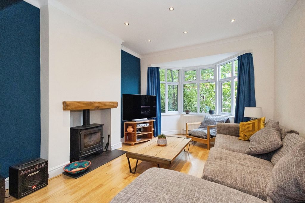Property photo 2 of 30 Pbox-Img.Jpg
