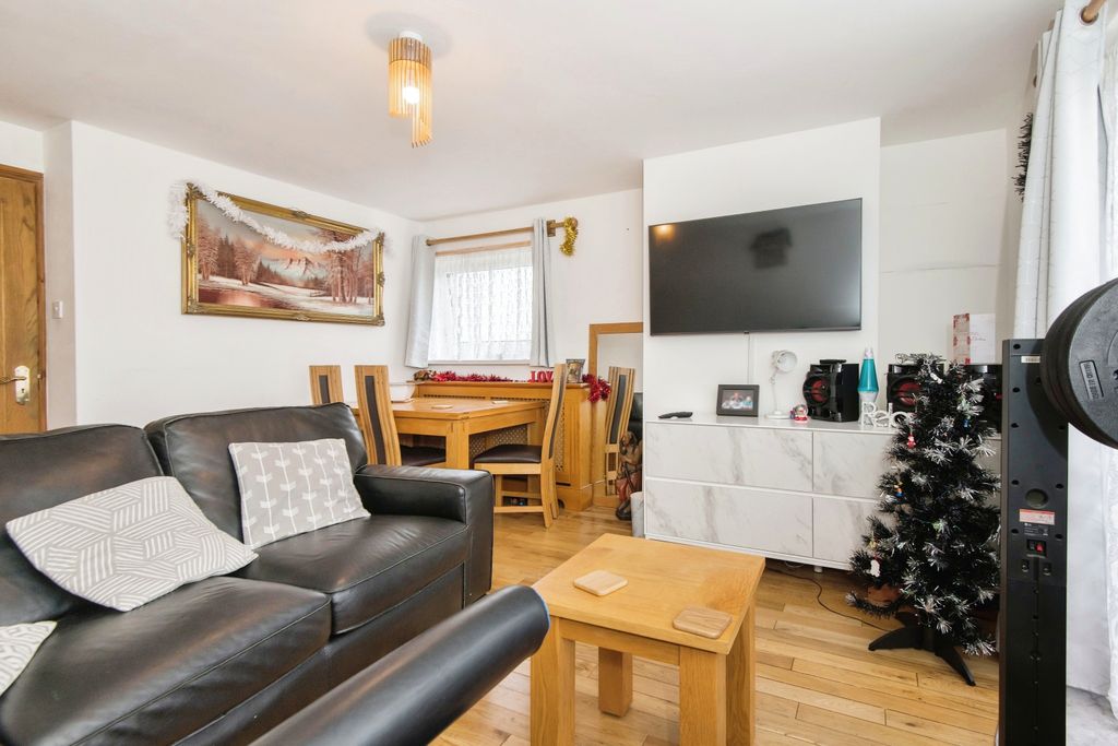 Property photo 3 of 15 Photography