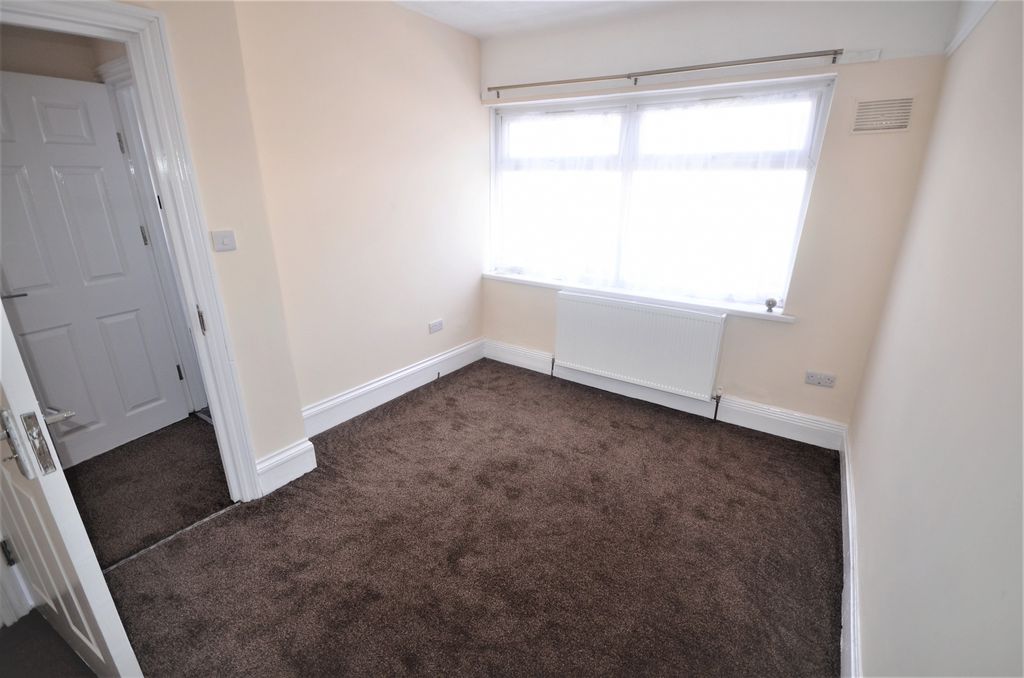 Property photo 3 of 12 Gallery