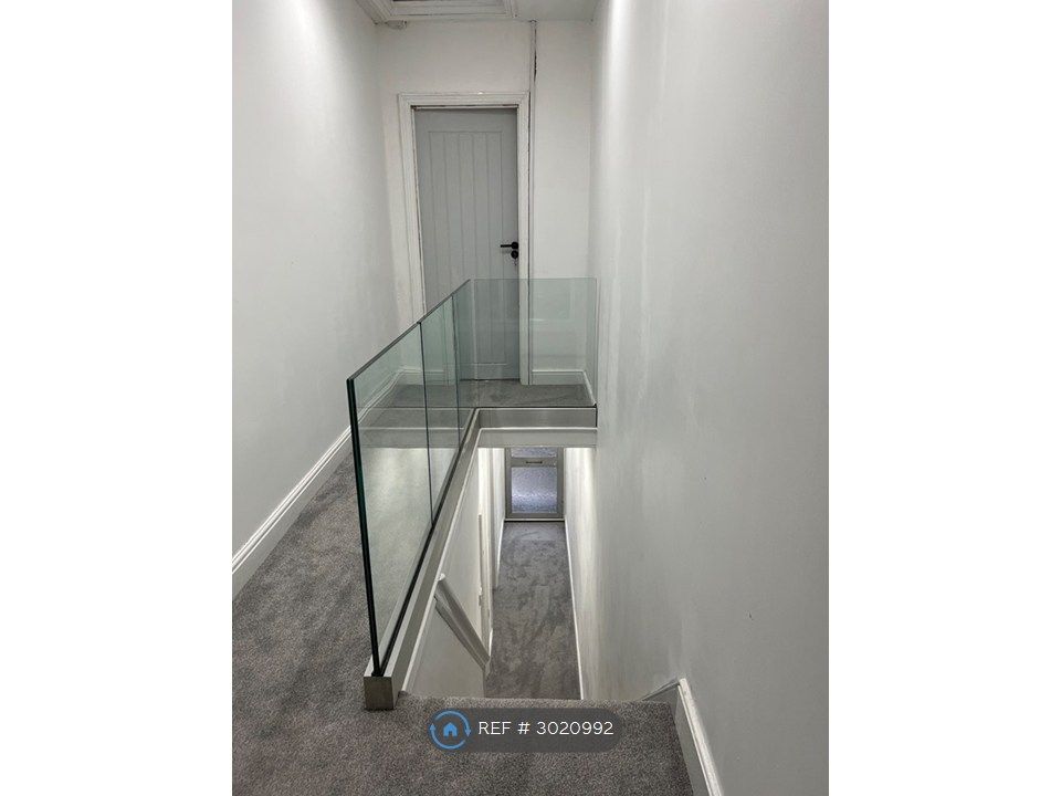 Property photo 1 of 12 Balustrade Landing
