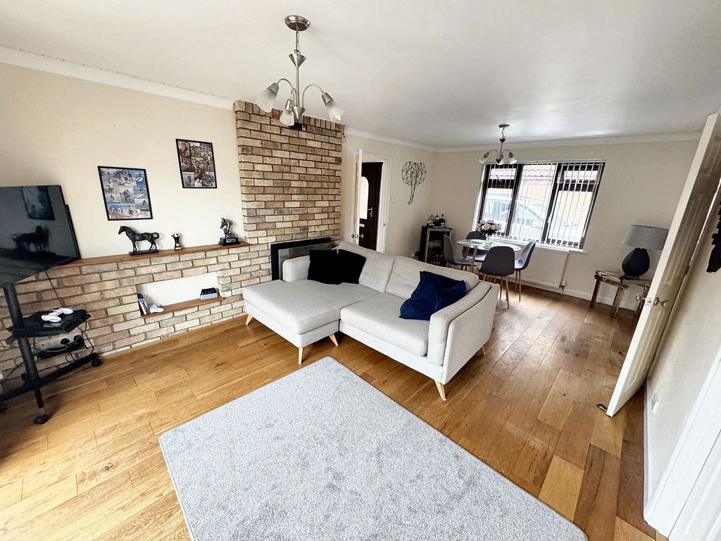 Property photo 2 of 20