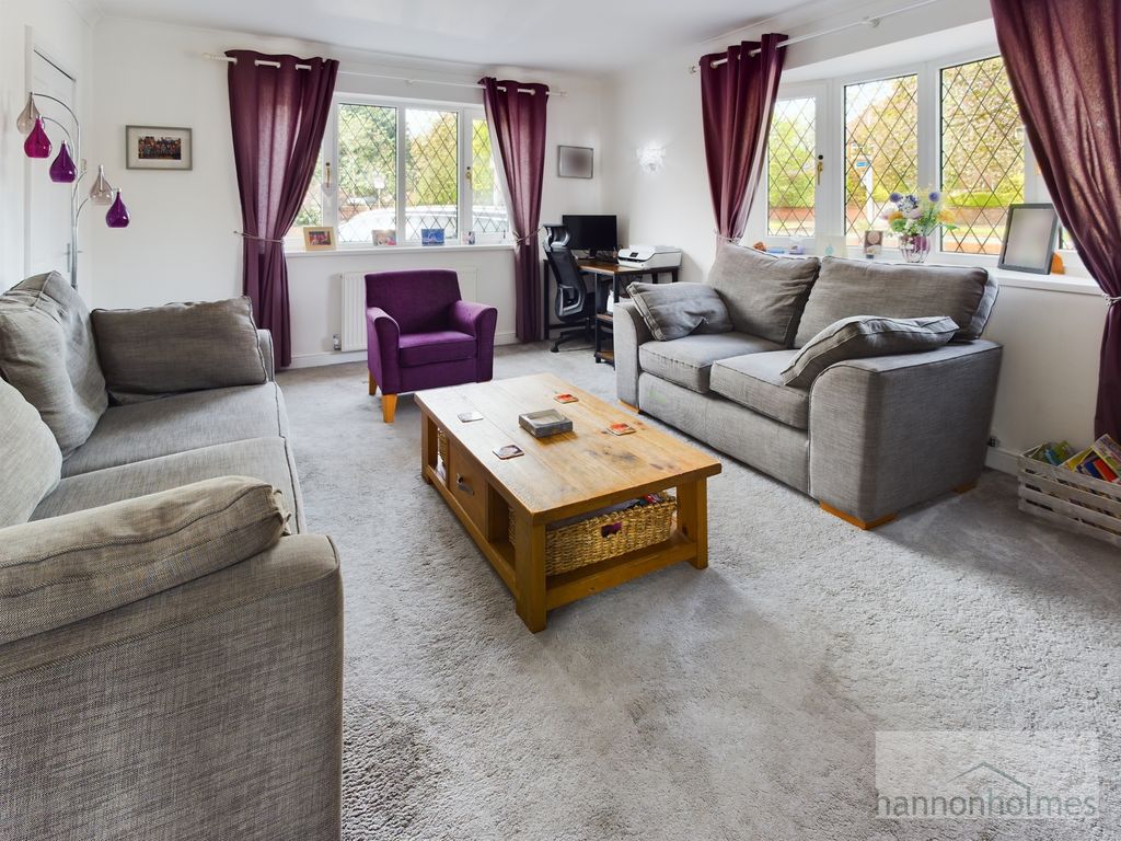 Property photo 3 of 44 Cam01073G0-Pr0137-Still068