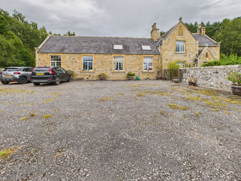Property photo 3 of 27