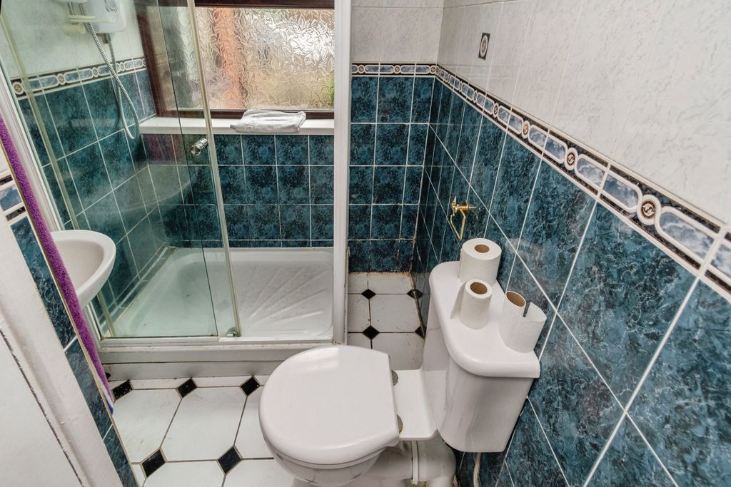 Property photo 3 of 21 Downstairs Shower Room
