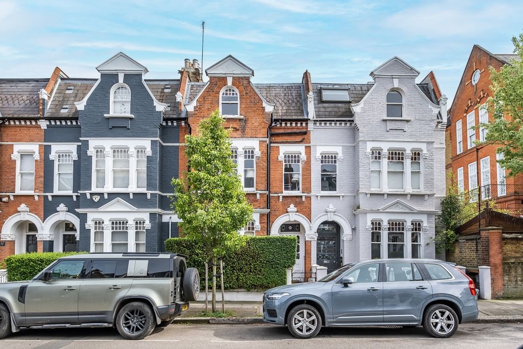 Property photo 2 of 14 Exterior