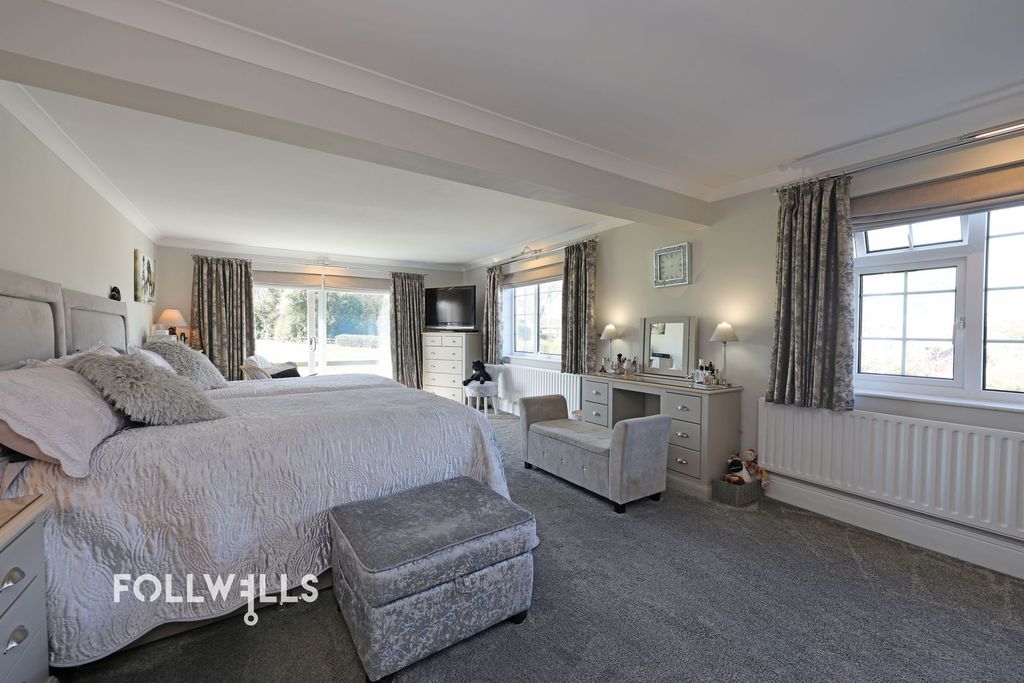 Property photo 3 of 38