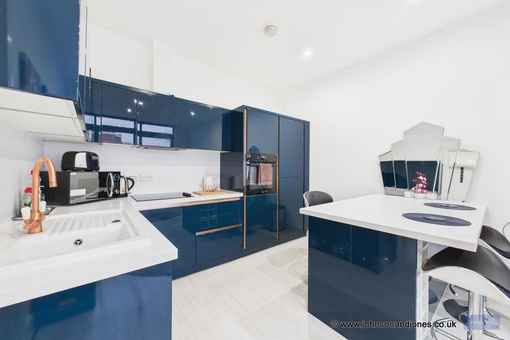 Property photo 2 of 9 2 Kitchen.Jpg