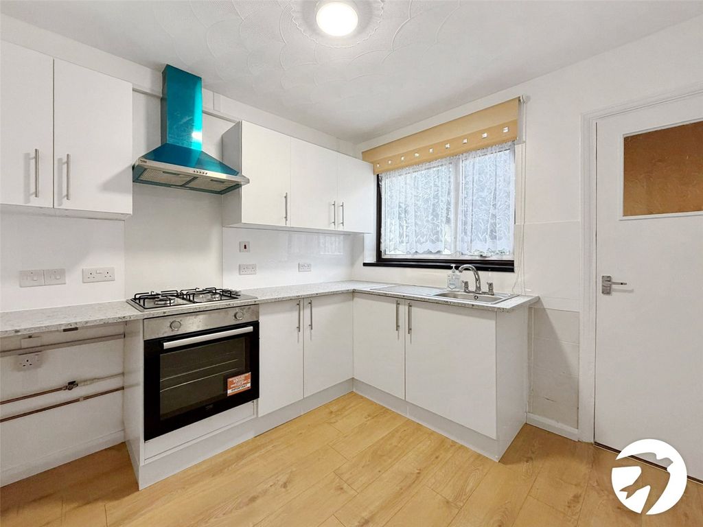 Property photo 2 of 17 Picture No. 39