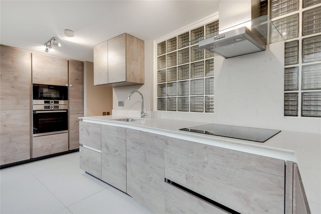 Property photo 1 of 18 Picture No. 05