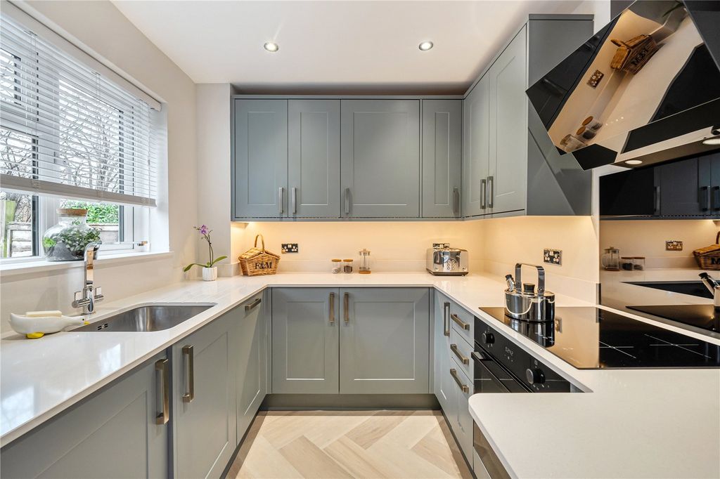 Property photo 2 of 20 Kitchen