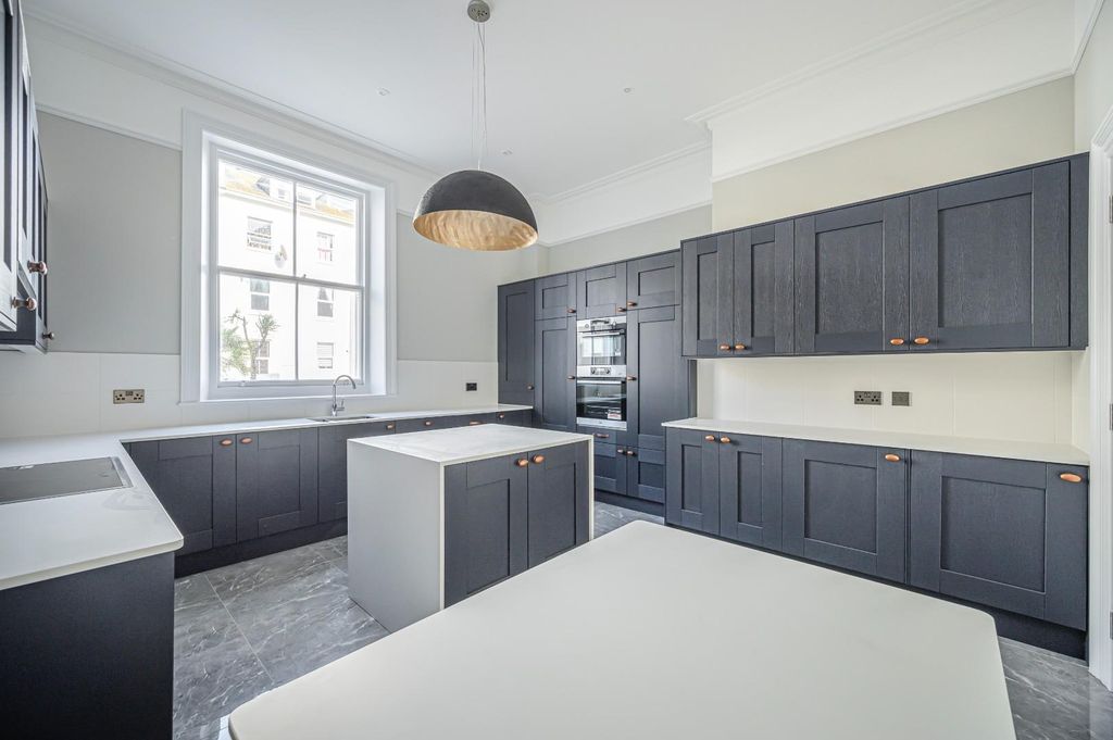 Additional image 17 of 2 bed flat for saleHoward Square, Eastbourne BN21