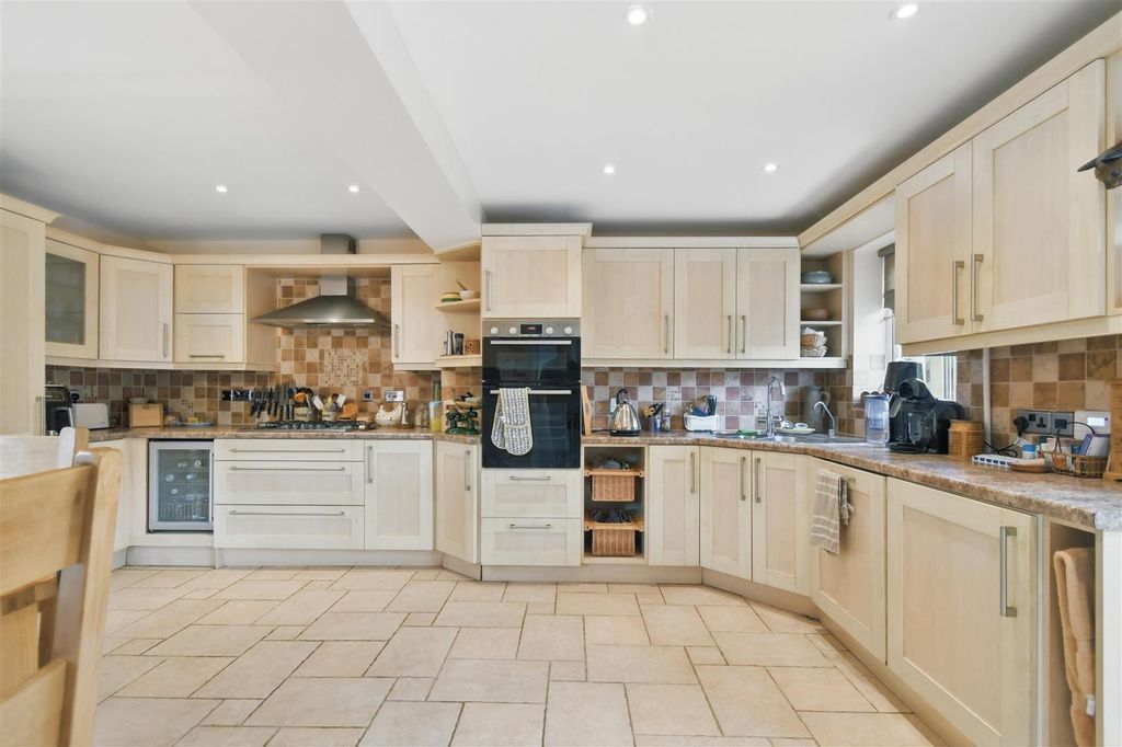 Property photo 3 of 12 Photo_013.Jpg