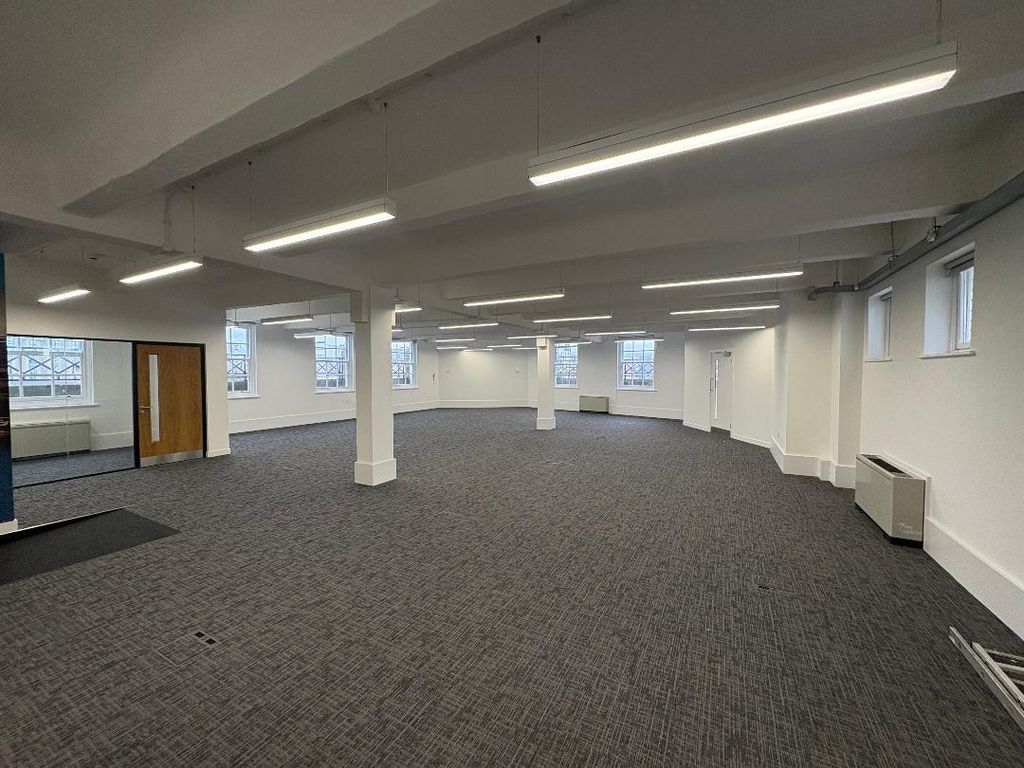 Property photo 2 of 8 Photo 3