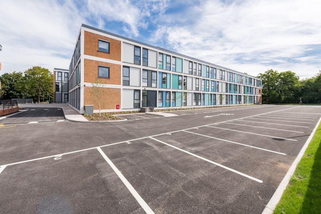 Property photo 2 of 8 External