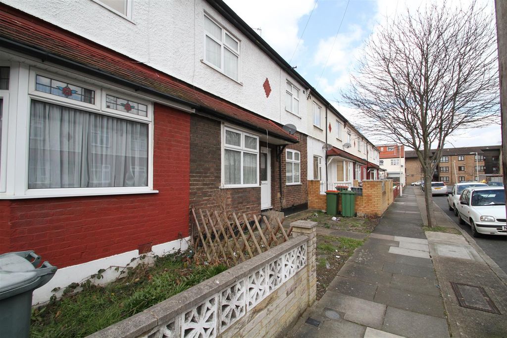 Property photo 1 of 9