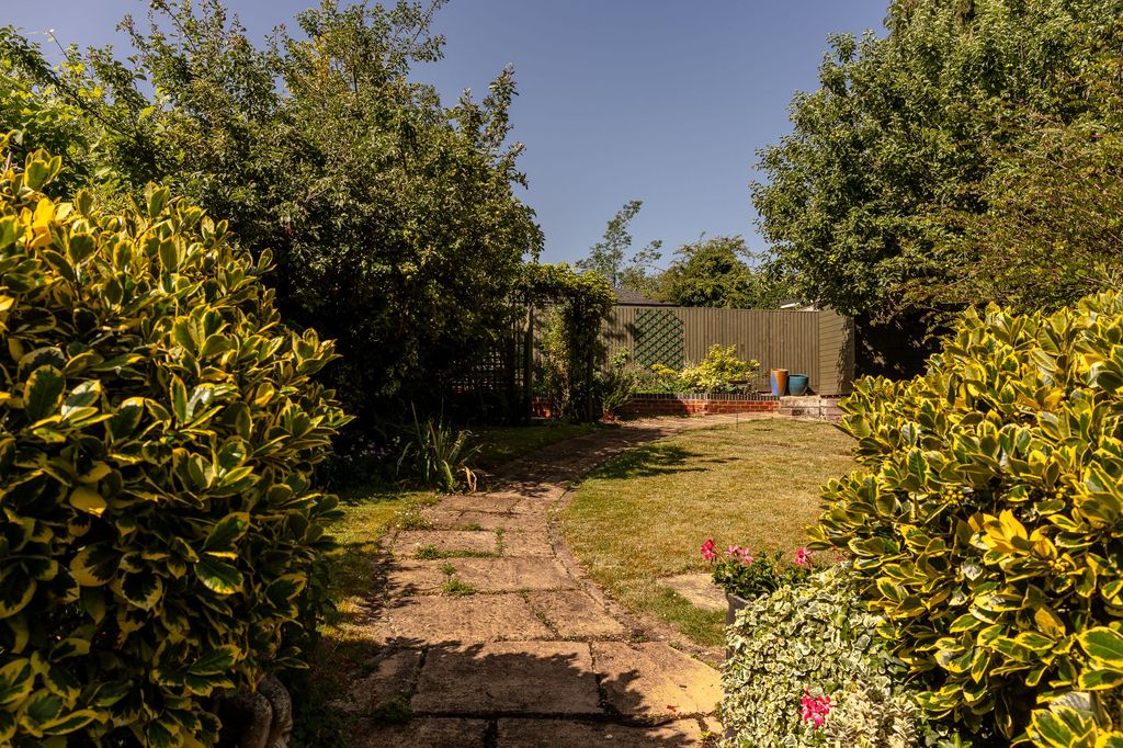 Property photo 3 of 28
