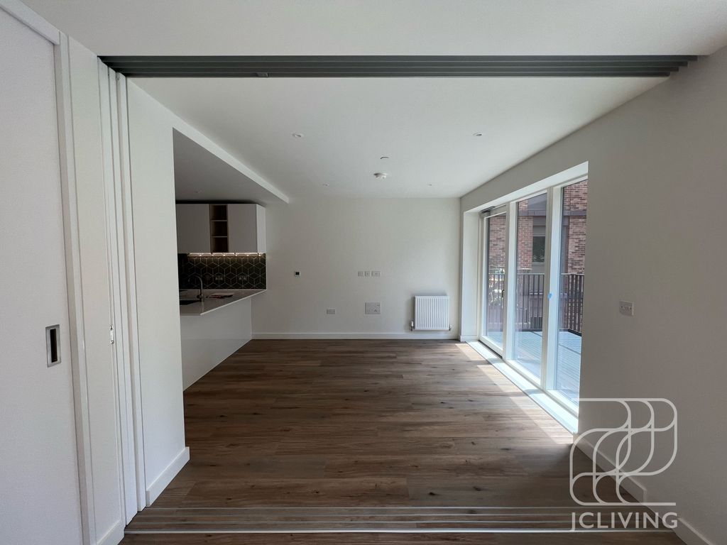 Property photo 3 of 7 Gallery